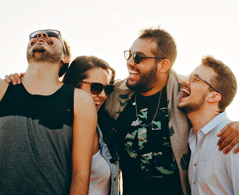 יוגה צחוק מקום לביטוי רגשי יוגה צחוק מקום לביטוי רגשי